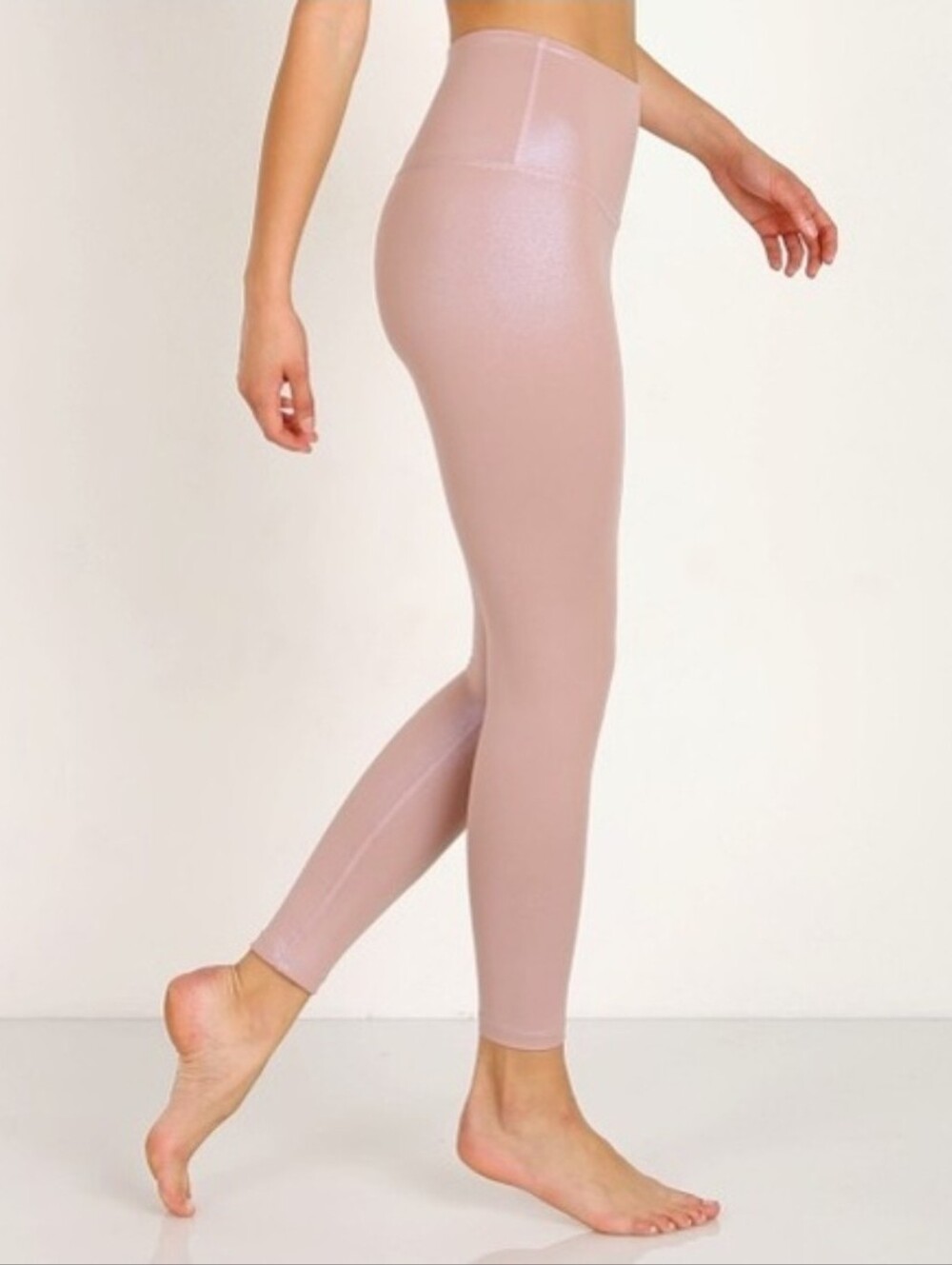 NWT Beyond Yoga Pearlized High Waisted Midi Leggings in Brazen Blush Size L